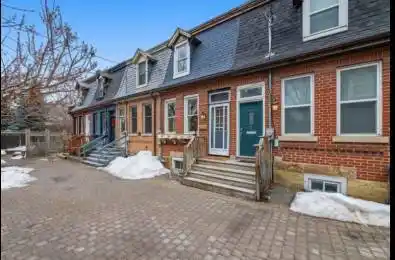 4 Percy Street Toronto C08 Ontario M5A 3M8