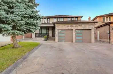 100 Looking Glass Crescent Vaughan Ontario L4L 5N4