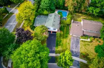 2201 All Saints Crescent Oakville Ontario L6J 5N1