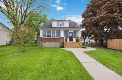 613 Broadway Street Plympton-Wyoming Ontario N0N 1T0