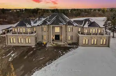 4 Grafton Crescent Brampton Ontario L6P 0M1