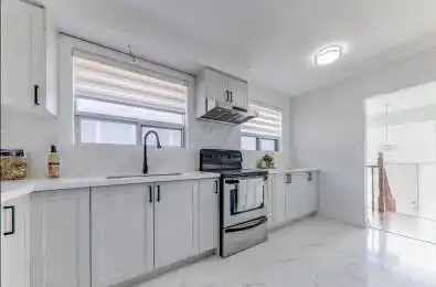 12 Primula Crescent Toronto W05 Ontario M9L 1K1