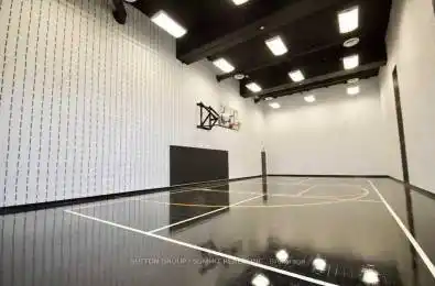 4065 Confederation Parkway Unit# 910 Mississauga Ontario L5B 0L4