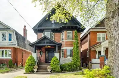 8 Lauder Avenue Toronto W03 Ontario M6H 3E3