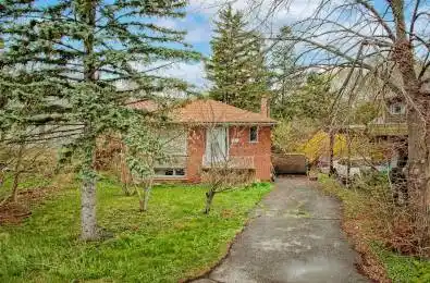 957 Beechwood Avenue Mississauga Ontario L5G 4E3
