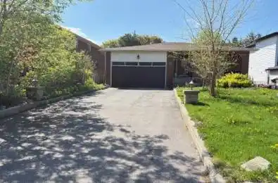 70 Hunt ( main floor ) Avenue Richmond Hill Ontario L4C 4G9