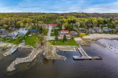 2 Beacon Street Unit# Main Tay Ontario L0K 1R0