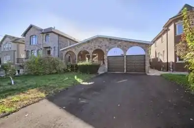 71 Spruce Avenue Richmond Hill Ontario L4C 6V9