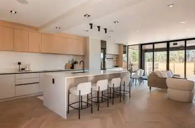 696 Montbeck Crescent Mississauga Ontario L5G 1P3
