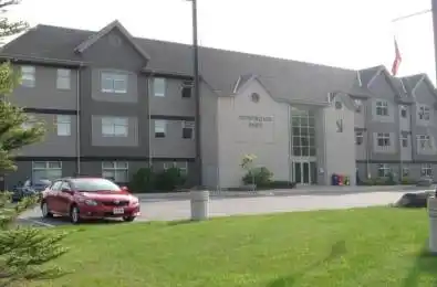 395 CENTRE ST Street Unit# 102-1-9 Huntsville Ontario P1H 2P5