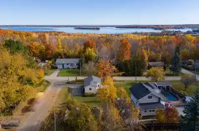 428 Barnes Avenue Tay Ontario L0K 1R0