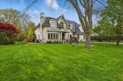 883 Parkland Avenue Mississauga Ontario L5H 3G6