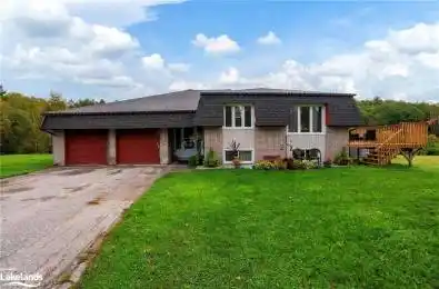 2 EARL'S Court McDougall Ontario P2A 2W9