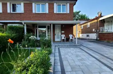 10 Painswick Crescent Toronto C15 Ontario M2J 3M6
