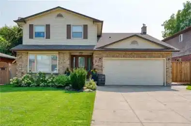 7 Sugarplum Court Hamilton Ontario L8J 2E4