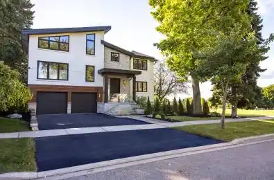32 Lyme Regis Crescent Toronto E08 Ontario M1M 1E3