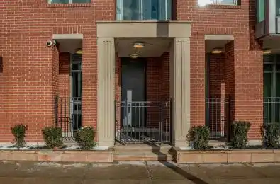 220 George Street Unit# TH 3 Toronto C08 Ontario M5A 2N1