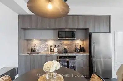 585 Bloor Street Unit# 3215 Toronto C08 Ontario M4W 0B3