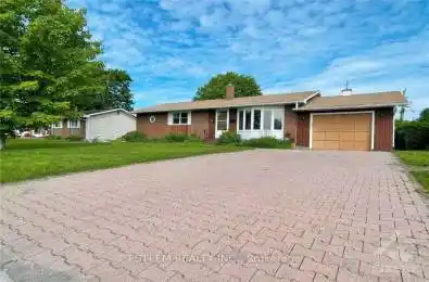 27 Oakview Avenue Meadowlands - Crestview and Area Ontario K2G 2Z9