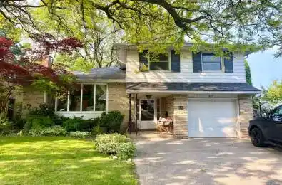 32 Dunlace Drive Toronto C12 Ontario M2L 2S1