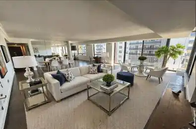 447 Walmer Road Unit# Ph10 Toronto C03 Ontario M5P 2X9