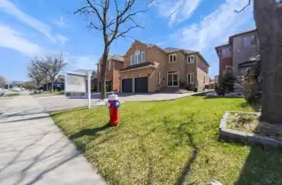 30 Golden Eagle Road Brampton Ontario L6R 1Z4