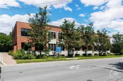 2725 QUEENSVIEW Drive Unit# 600 Britannia Heights - Queensway Terrace 