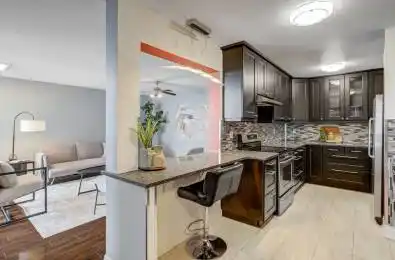 1515 Lakeshore Road Unit# PH5 Mississauga Ontario L5E 3E2