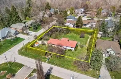 1 Westview Crescent Hamilton Ontario L8B 0E4