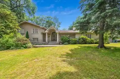 1572 KNARESWOOD Drive Mississauga Ontario L5H 2M1