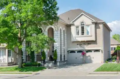 16 Saint Clare Boulevard Vaughan Ontario L4H 2A2