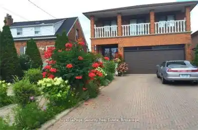 27 Mulholland Avenue Toronto W04 Ontario M6A 2S1