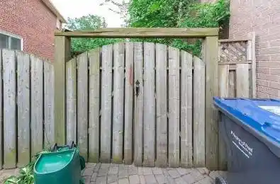 716 Savoy Crescent Unit# Room 1 Mississauga Ontario L5R 3C4