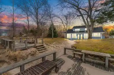 6626 EAST PARKWAY Drive Lambton Shores Ontario N0N 1J3