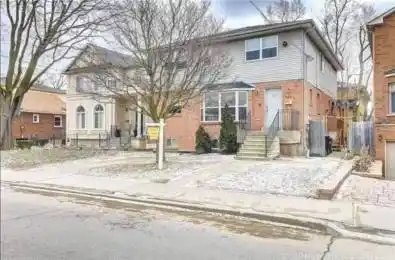 527 Glengarry Avenue Unit# Bsmt 2 Toronto C04 Ontario M5M 1G2