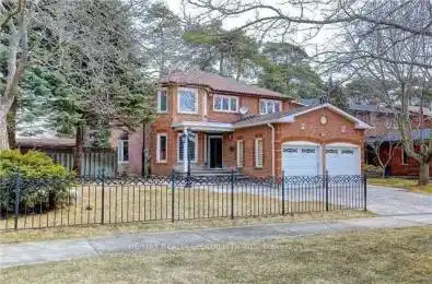 1089 Red Pine Crescent Mississauga Ontario L5H 4E4