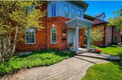 85 Meadowlands Boulevard Hamilton Ontario L9K 1H8