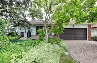 2202 Thorn Lodge Drive Mississauga Ontario L5K 1K2