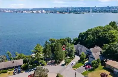 868 Danforth Place Burlington Ontario L7T 1S2