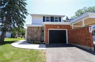 423 Keats Way Unit# 1 Waterloo Ontario N2L 5S7