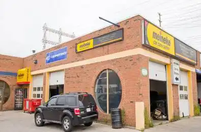 6588 Finch Avenue Unit# unit 2 Toronto W08 Ontario M9V 3Z6