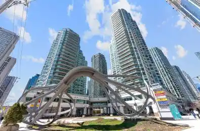 10 Yonge Street Unit# 3302 Toronto C01 Ontario M5E 1R4