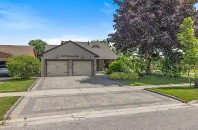 263 Crossland Gate Newmarket Ontario L3X 1B1