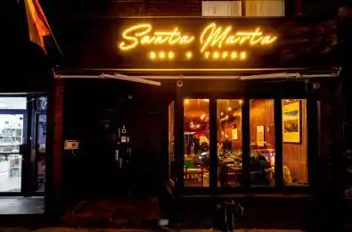 869 Dundas Street Toronto C01 Ontario M6J 1V6