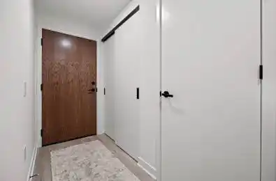 55 Charles Street Unit# 810 Toronto C08 Ontario M4Y 0J1