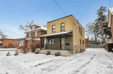 18 Mclaughlin Boulevard Oshawa Ontario L1G 2N8