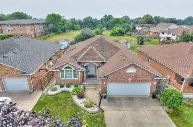 7926 FOXE Drive Niagara Falls Ontario L2H 3C7