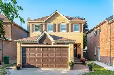 32 Niles Court Brampton Ontario L6S 5T5