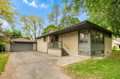 39 Treadgold Crescent Toronto C13 Ontario M3A 1X1