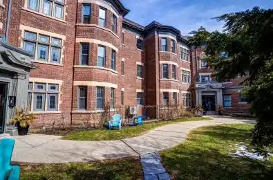 48 Lawton Boulevard Unit# 18 Toronto C02 Ontario M4V 1Z5